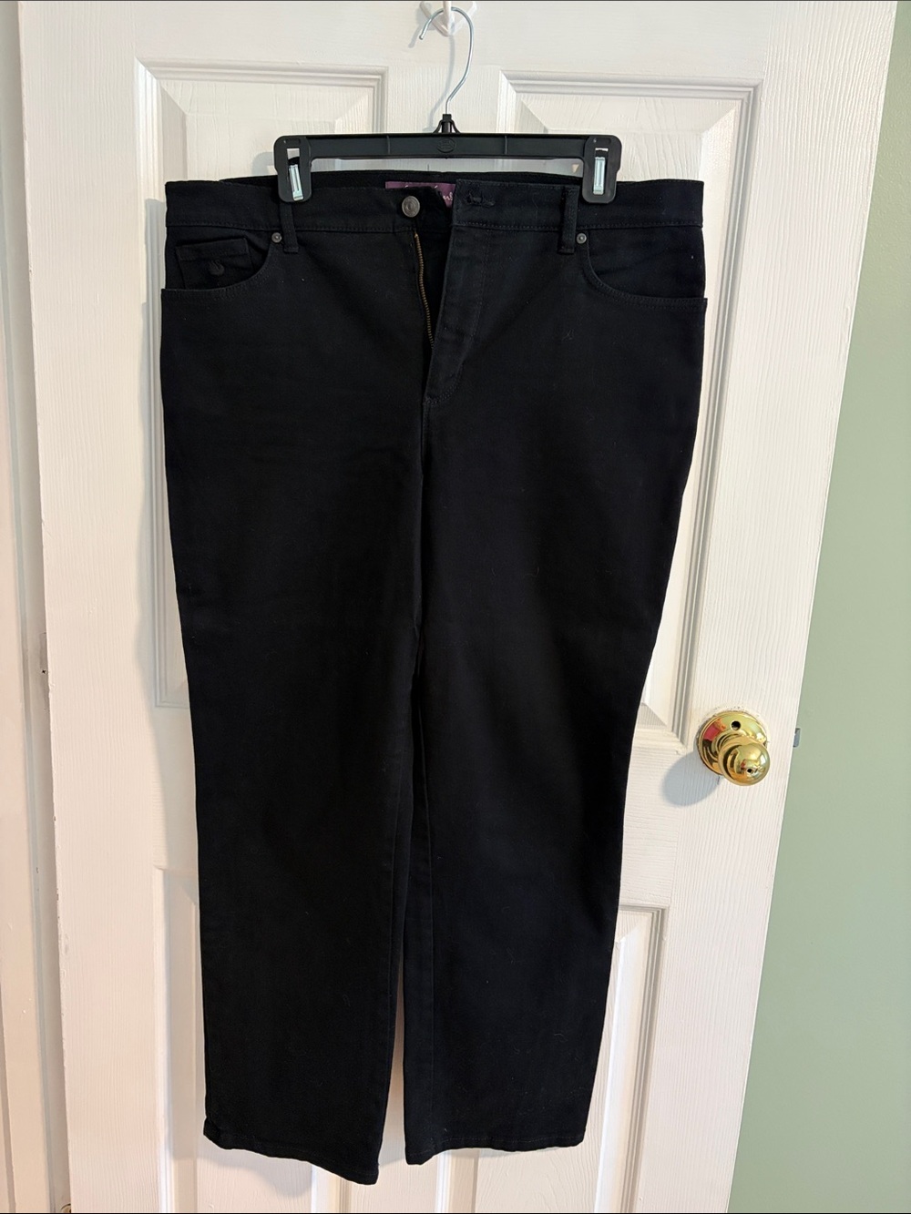 Gloria Vanderbilt Amanda, Black Women's Straight-Leg Jeans, 28” inseam